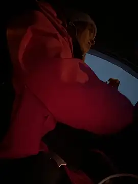 Snapshot of StasyWood chatting on November 4, 12:58 am StasyWood online show from November 4, 12:58 am