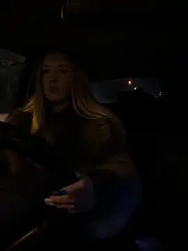 Snapshot of StasyWood chatting on December 2, 1:50 am StasyWood online show from December 2, 1:50 am