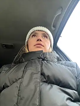 Snapshot of StasyWood chatting on October 22, 2:11 am StasyWood online show from October 22, 2:11 am