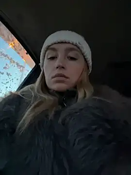 Snapshot of StasyWood chatting on November 28, 2:01 am StasyWood online show from November 28, 2:01 am