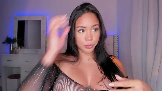 Snapshot of IsabelaVanegas_ chatting on February 21, 3:34 am IsabelaVanegas  online show from February 21, 3:34 am