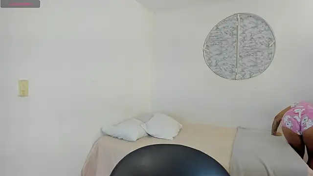 IsabelaVanegas  online show from January 9, 4:36 pm