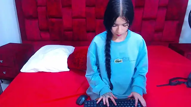 Couple No Limits online show from March 13, 11:32 pm