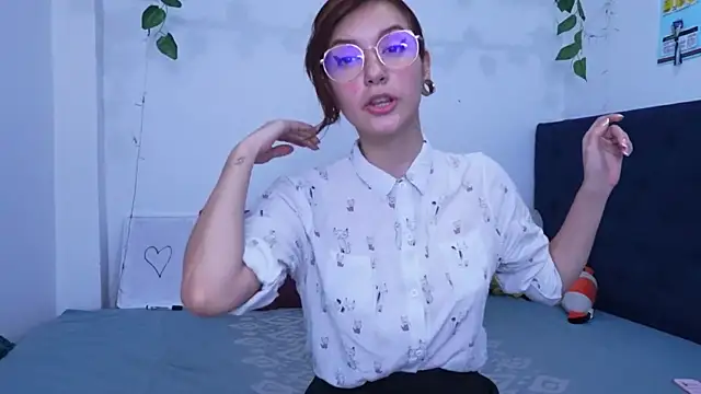 AliciaBasch online show from February 8, 1:03 am