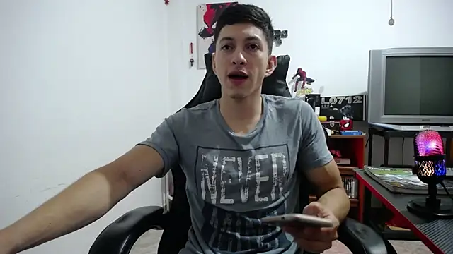 Snapshot of Iam_yourbabyprincess_XD chatting on February 11, 4:56 am Iam yourbabyprincess XD online show from February 11, 4:56 am