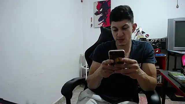 Snapshot of Iam_yourbabyprincess_XD chatting on February 6, 5:25 am Iam yourbabyprincess XD online show from February 6, 5:25 am