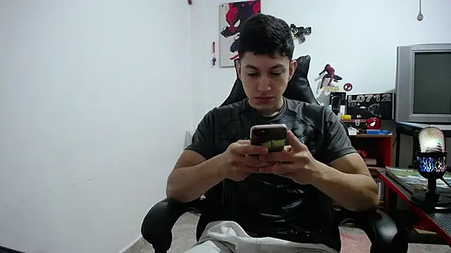 Snapshot of Iam_yourbabyprincess_XD chatting on February 9, 7:45 pm Iam yourbabyprincess XD online show from February 9, 7:45 pm