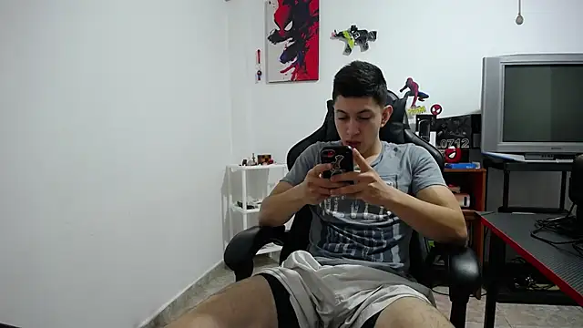 Snapshot of Iam_yourbabyprincess_XD chatting on December 15, 8:36 pm Iam yourbabyprincess XD online show from December 15, 8:36 pm