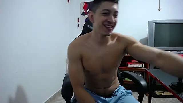 Snapshot of Iam_yourbabyprincess_XD chatting on November 3, 6:18 am Iam yourbabyprincess XD online show from November 3, 6:18 am