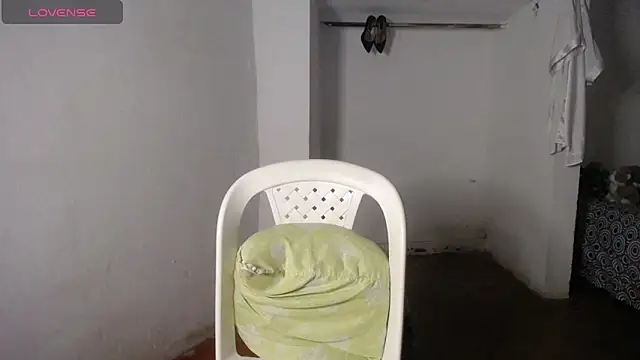 foxysweet09 online show from June 1, 3:29 am