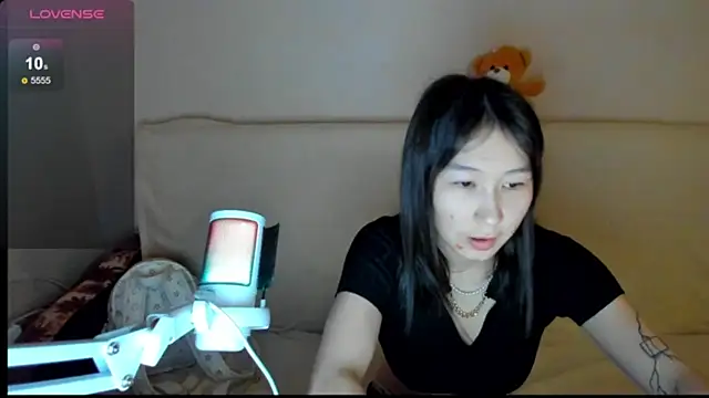 Snapshot of SaraXray chatting on October 30, 1:26 am SaraXray online show from October 30, 1:26 am