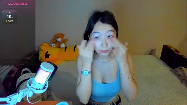 Snapshot of SaraXray chatting on November 8, 1:09 am SaraXray online show from November 8, 1:09 am