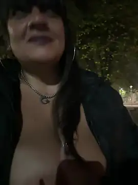 Snapshot of Sensualmente333 chatting on April 25, 2:58 am Sensualmente333 online show from April 25, 2:58 am