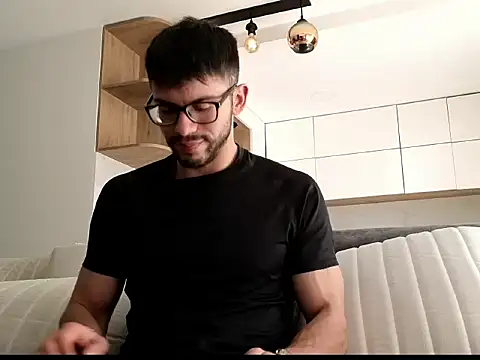 Phantom Bigger1 online show from December 18, 2:32 pm