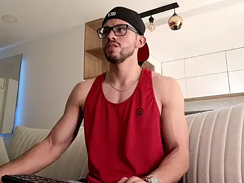 Phantom Bigger1 online show from December 16, 2:43 pm