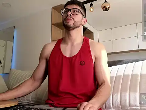 Phantom Bigger1 online show from December 15, 1:28 pm