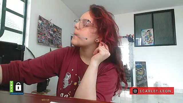 Scarletleon77 online show from October 14, 3:23 pm