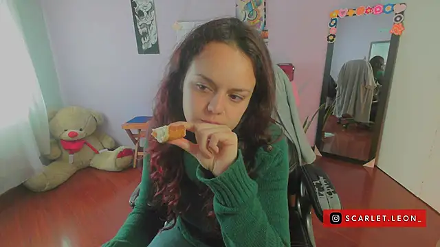 Scarletleon77 online show from March 7, 3:49 pm