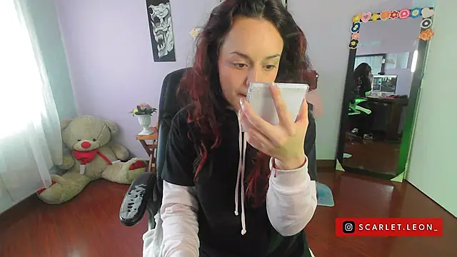 Scarletleon77 online show from March 11, 3:34 pm
