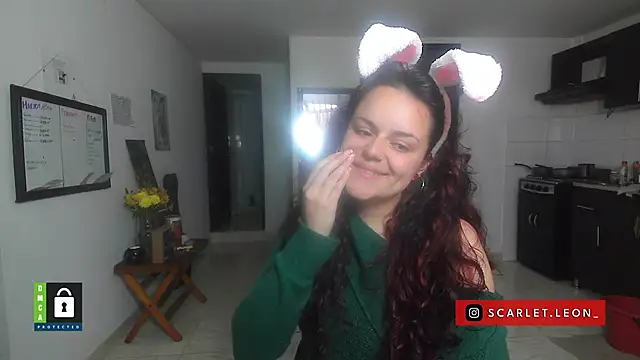 Scarletleon77 online show from March 27, 10:33 pm