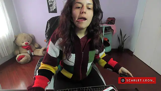 Scarletleon77 online show from January 23, 4:04 pm