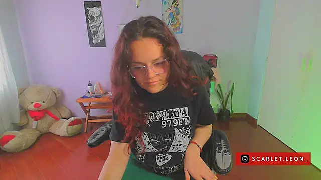 Scarletleon77 online show from February 6, 5:30 pm