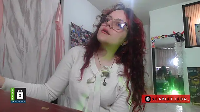 Scarletleon77 online show from October 13, 9:59 pm