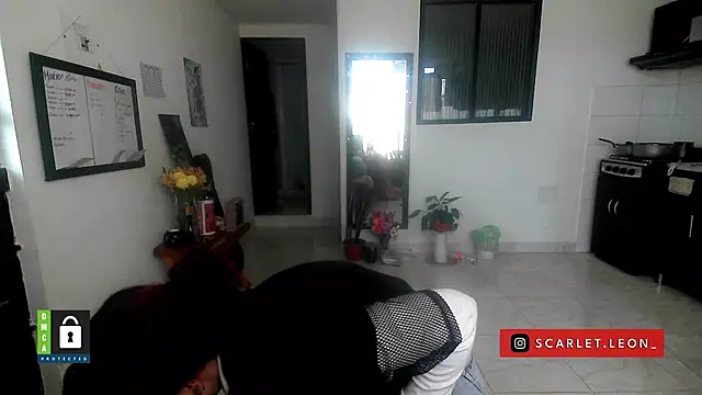 Scarletleon77 online show from March 30, 4:30 pm