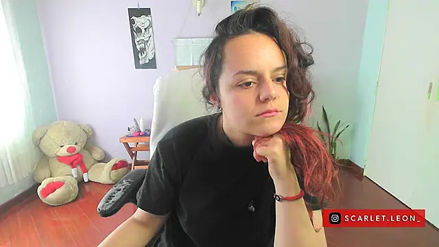 Scarletleon77 online show from January 17, 4:04 pm