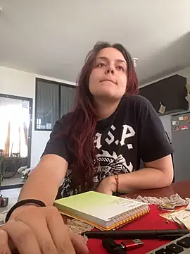 Scarletleon77 online show from May 6, 3:49 pm
