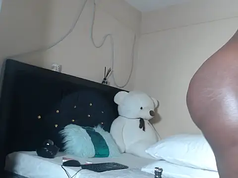 leslie bebby2 online show from November 1, 9:30 pm