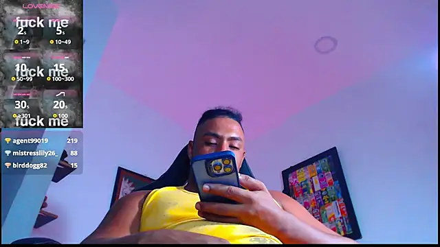 Snapshot of yosoy_enzo2020 chatting on December 13, 8:04 pm yosoy enzo2020 online show from December 13, 8:04 pm