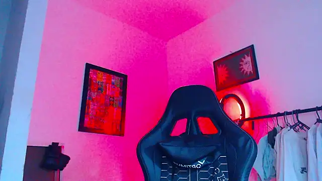 yosoy enzo2020 online show from March 15, 4:41 am