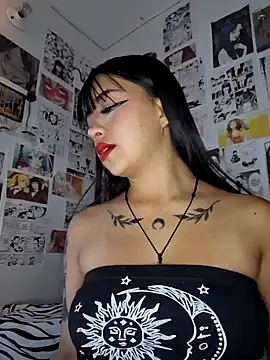 Snapshot of Hot_sophie_ chatting on February 16, 11:17 pm Hot sophie  online show from February 16, 11:17 pm