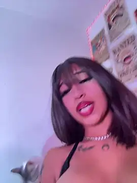 Snapshot of Hot_sophie_ chatting on June 25, 5:12 am Hot sophie online show from June 25, 5:12 am