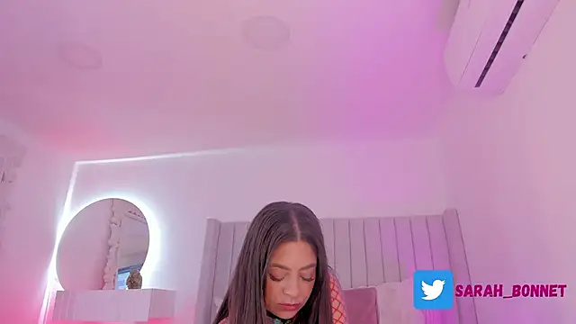 sarah-bonneth online show from November 30, 11:44 am