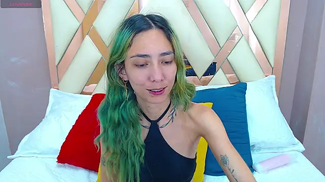 Snapshot of Erika_Stevens chatting on November 29, 3:45 pm Erika Stevens online show from November 29, 3:45 pm