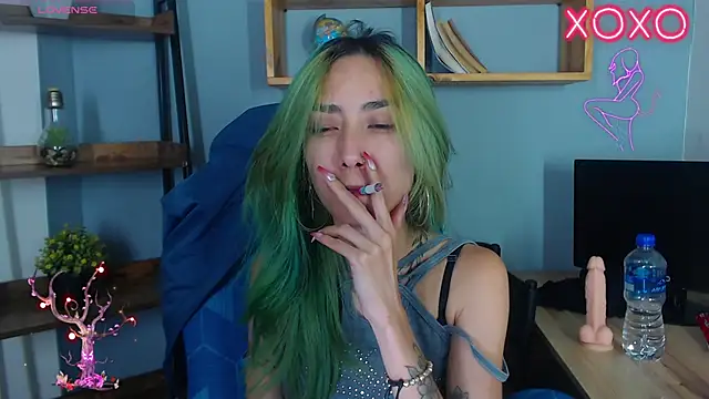 Snapshot of Erika_Stevens chatting on October 22, 12:10 am Erika Stevens online show from October 22, 12:10 am