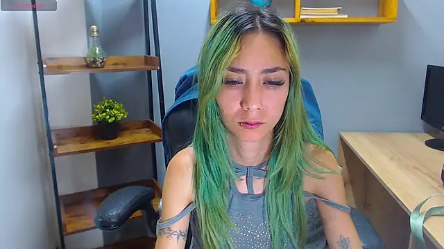 Snapshot of Erika_Stevens chatting on November 8, 12:14 am Erika Stevens online show from November 8, 12:14 am