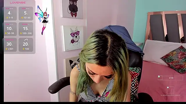 Snapshot of Erika_Stevens chatting on October 24, 3:44 pm Erika Stevens online show from October 24, 3:44 pm