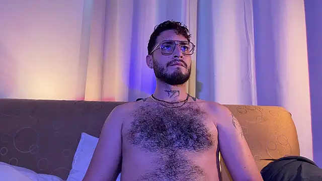 axel giracr online show from February 19, 9:01 pm