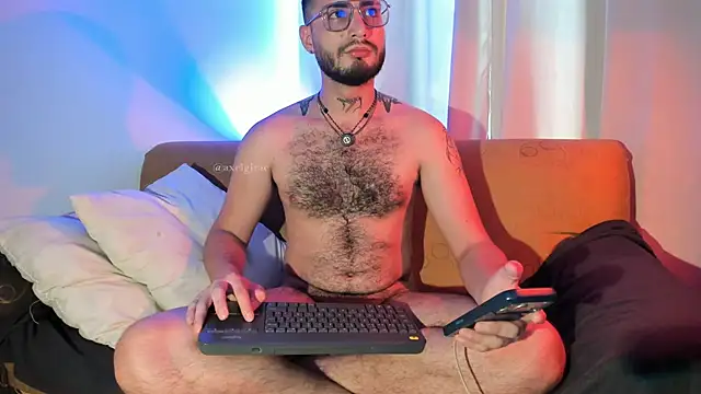 axel giracr online show from March 16, 8:55 pm