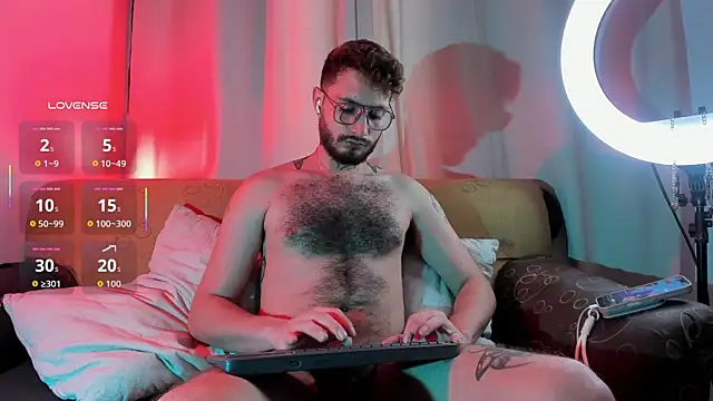 Snapshot of axel_giracr chatting on January 6, 8:02 pm axel giracr online show from January 6, 8:02 pm