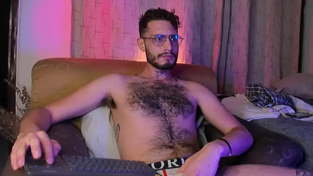 Snapshot of axel_giracr chatting on January 25, 11:32 pm axel giracr online show from January 25, 11:32 pm