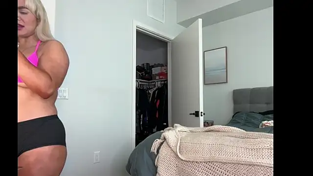 ElenaErickson online show from January 14, 8:45 pm