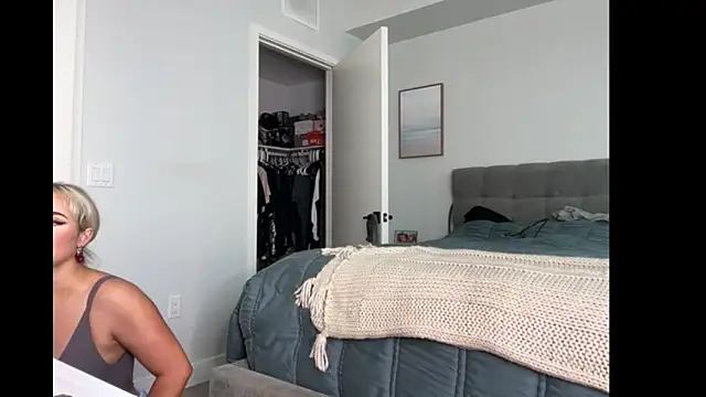 ElenaErickson online show from October 13, 7:59 pm
