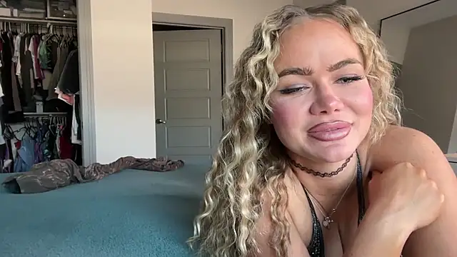 ElenaErickson online show from January 27, 10:49 pm