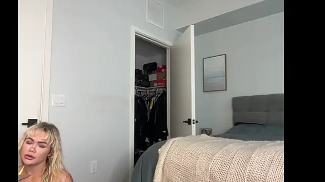 ElenaErickson online show from March 4, 7:54 pm