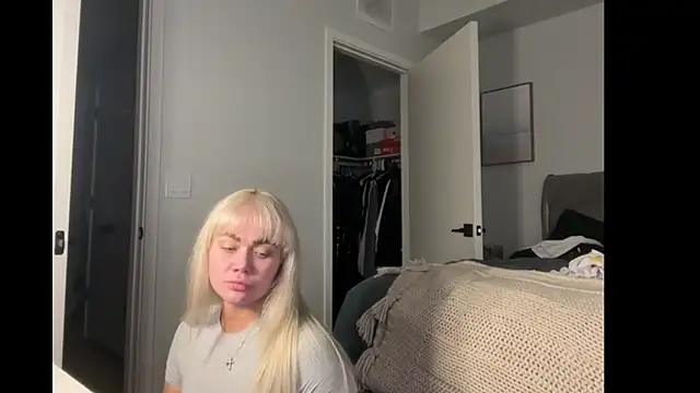 ElenaErickson online show from December 5, 4:11 am