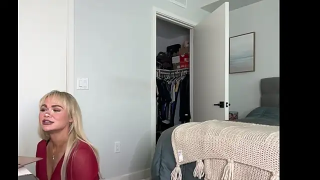 ElenaErickson online show from April 6, 7:48 pm